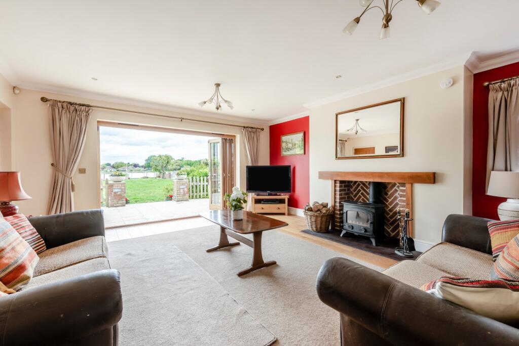 House in Havant, Hampshire - View 5