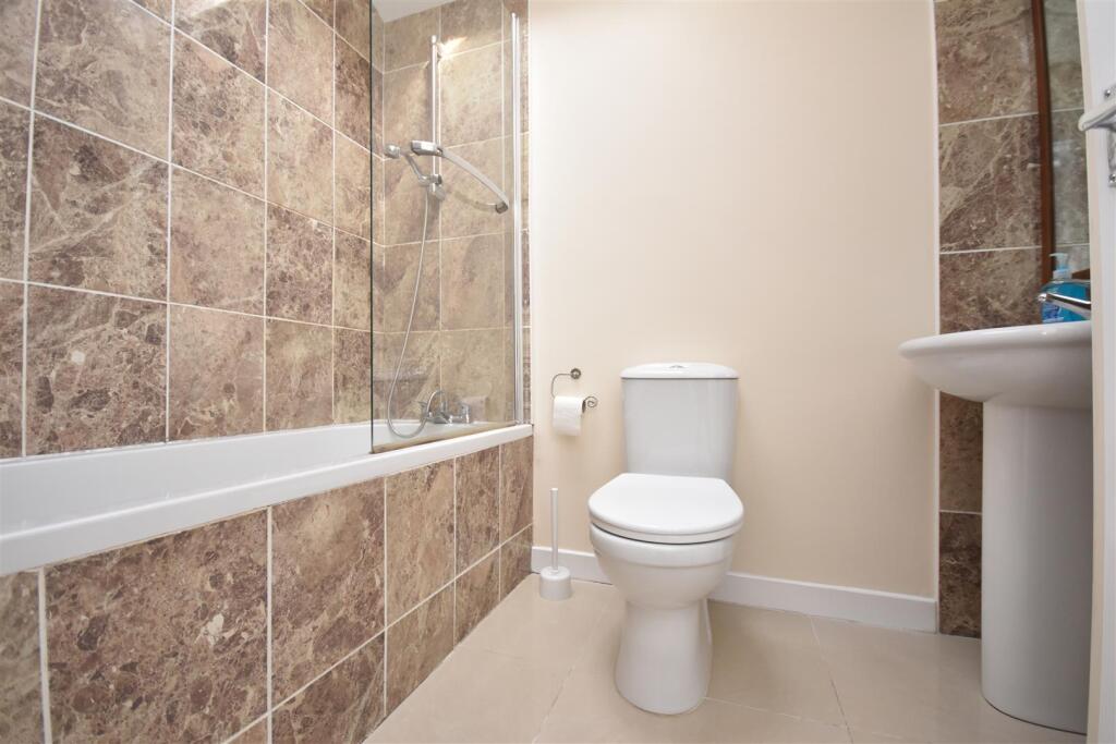 Apartment in Chester - View 5