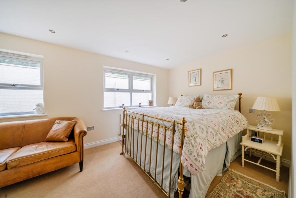 House in Devizes, Wiltshire - More