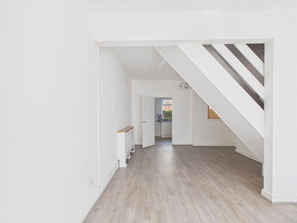 House in Barry - View 3