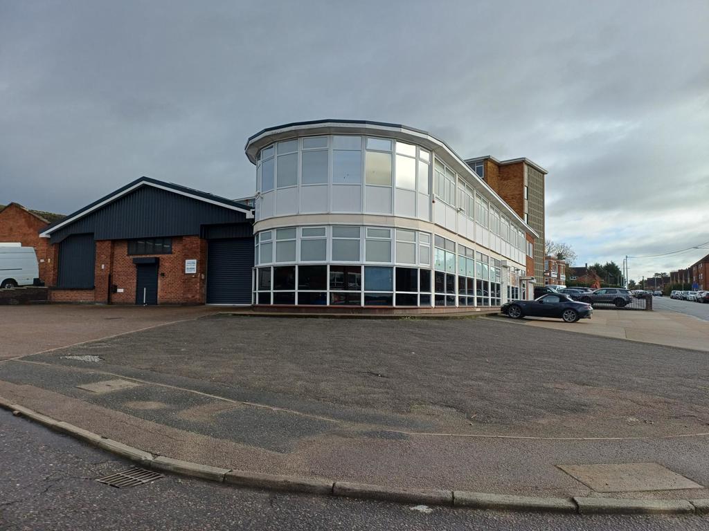 Main image of property: 14-16 Iliffe Avenue, Oadby, LE2 5LH