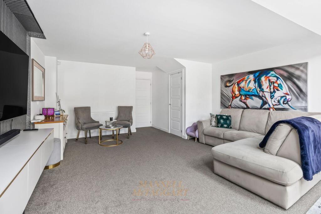 Percivale Close, Crawley, RH11 - View 6