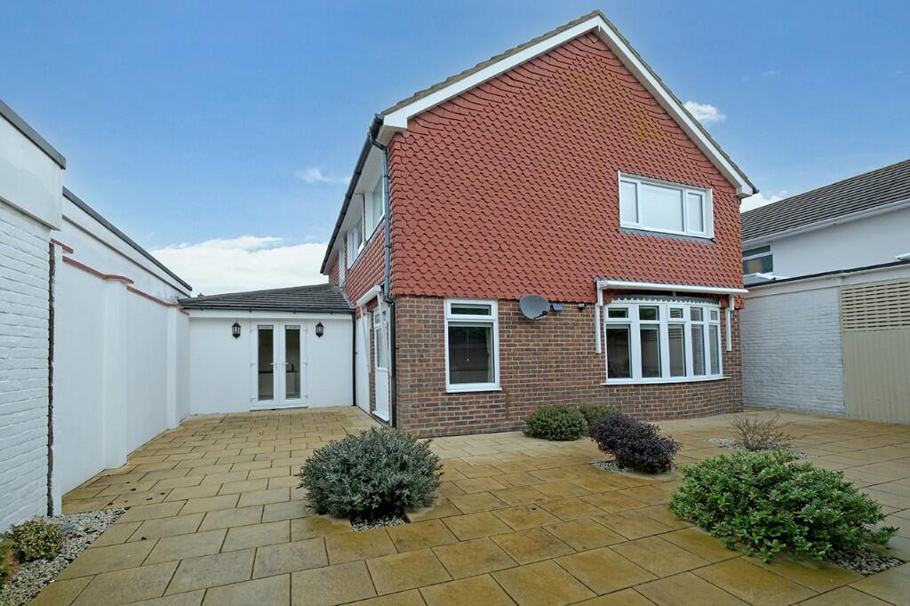 Kingsway, Craigweil Private Estate, Aldwick, Bognor Regis, West Sussex, PO21 - View 2