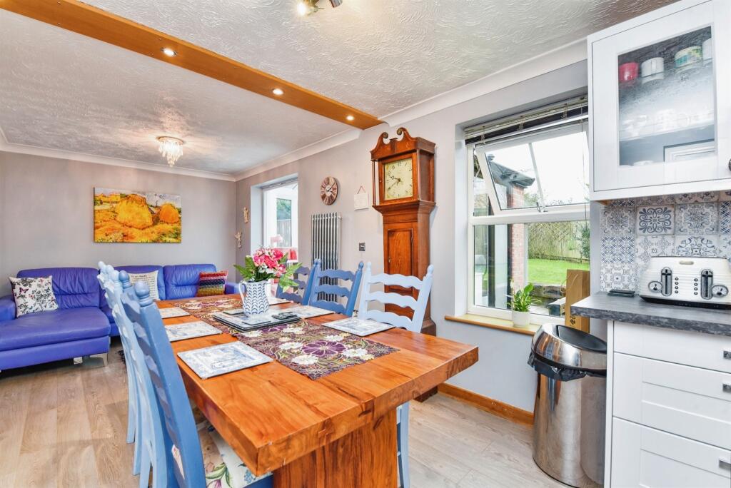 Shoscombe Gardens, Frome image 4