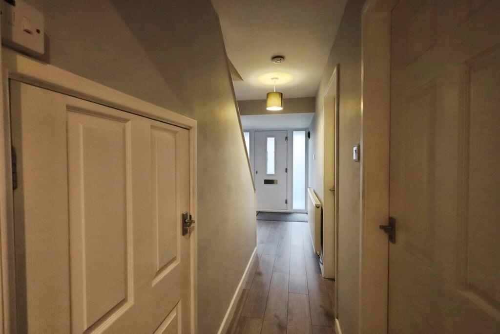 4 bed detached - Hillcrest Avenue, Winshill, DE15 image 5