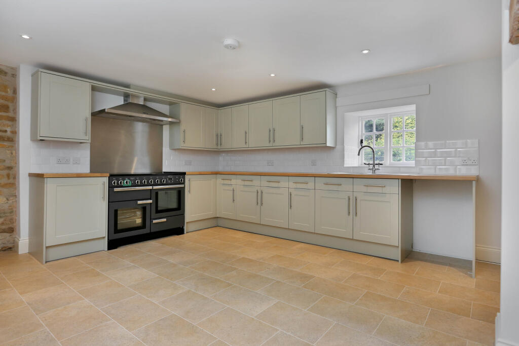 House in Northampton - View 4