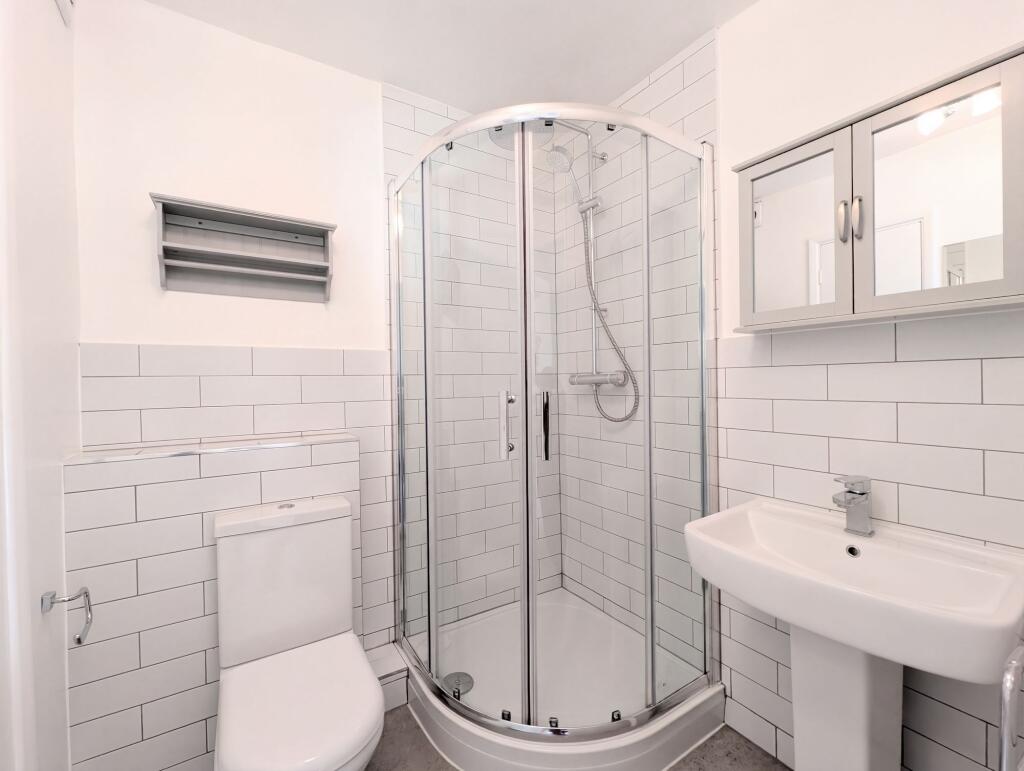 Apartment in Redhill - More