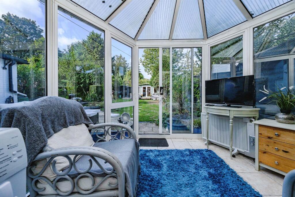 House in Watford, Hertfordshire - More