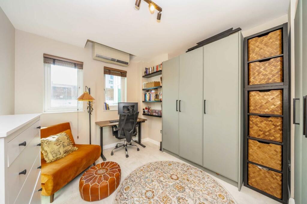 Apartment in London - View 5