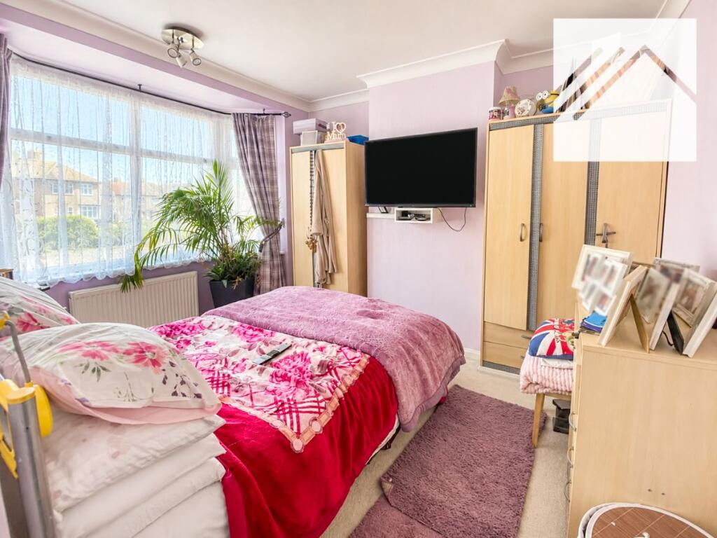 House in Chadwell St Mary, Little Thurrock - More