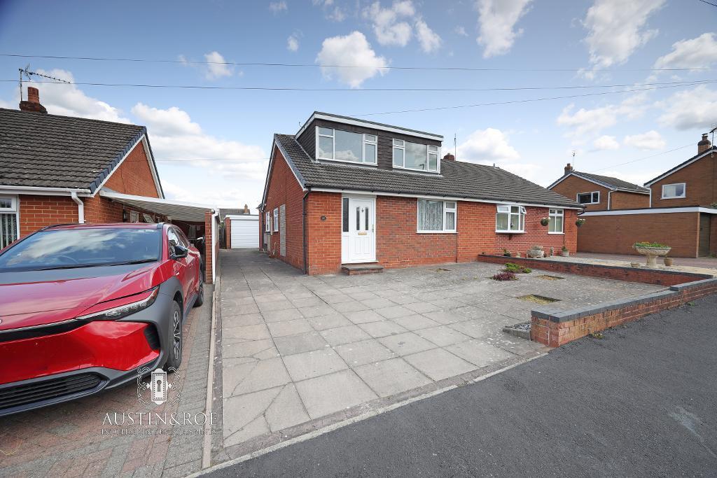 4-bed detached on Heath Gardens, Walton, Stone, Staffordshire, ST15 0AW, £235,000