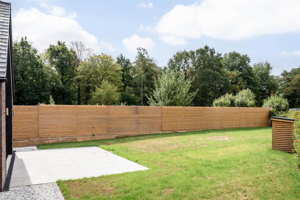 House in Redhill - View 5
