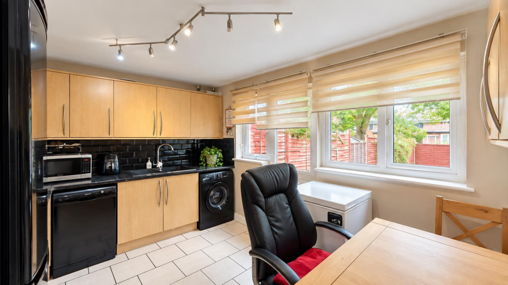 House in Milton Keynes, Bradwell - View 2