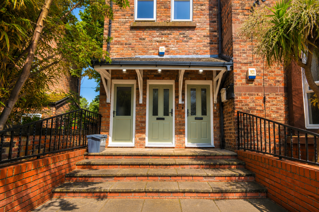 Apartment in Wirral, Liverpool City Region - View 5