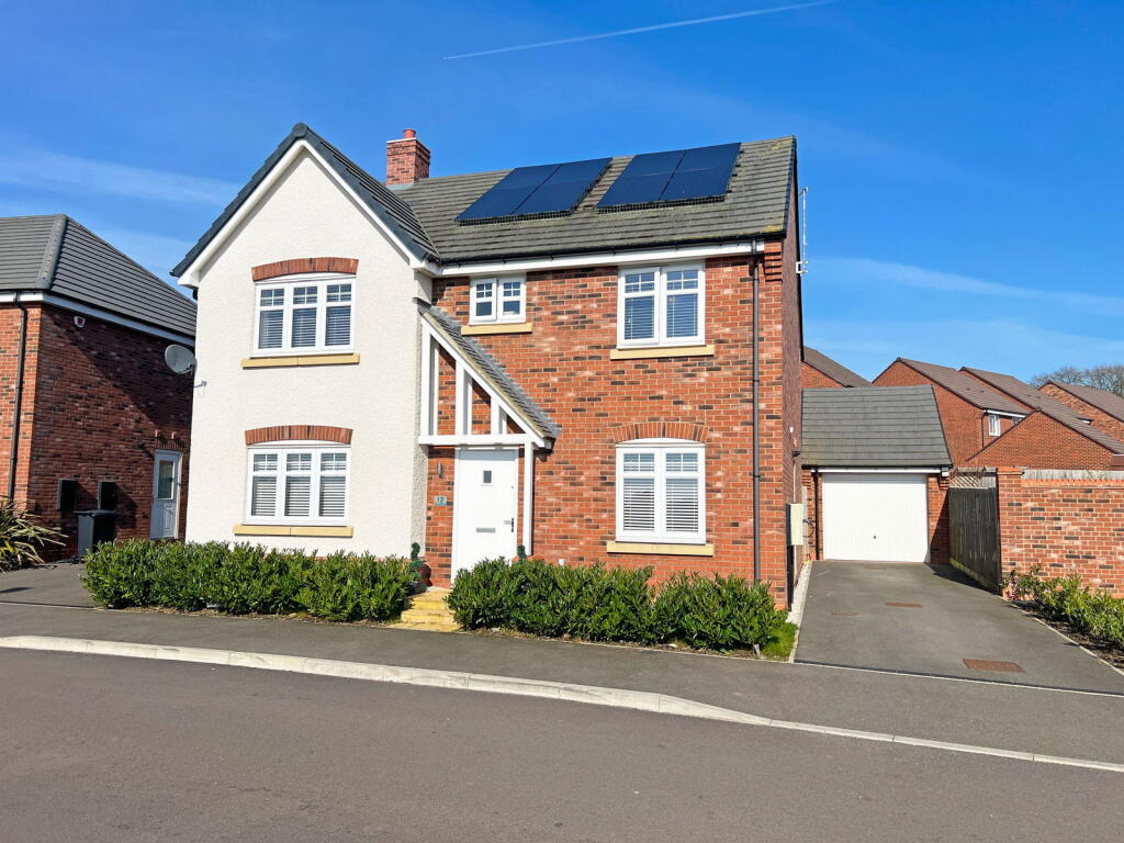 4-bed detached on Upper Oaks Drive, Great Glen, Leicestershire, LE8 9HN, £525,000