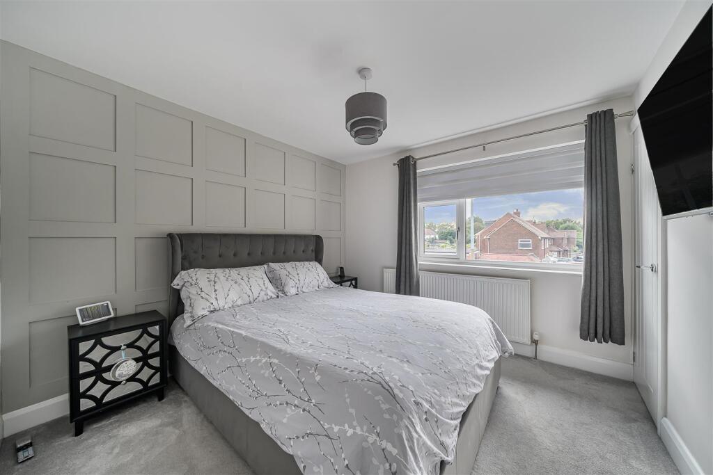 Stourton Close, Knowle photo 3