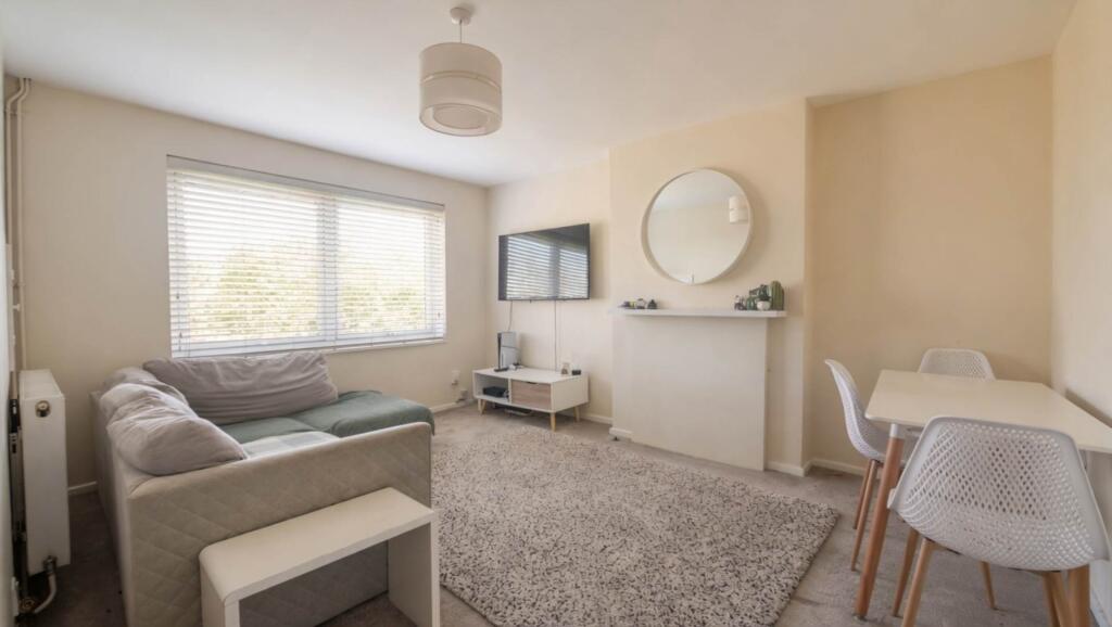 Wellfield Close, Hatfield - View 2
