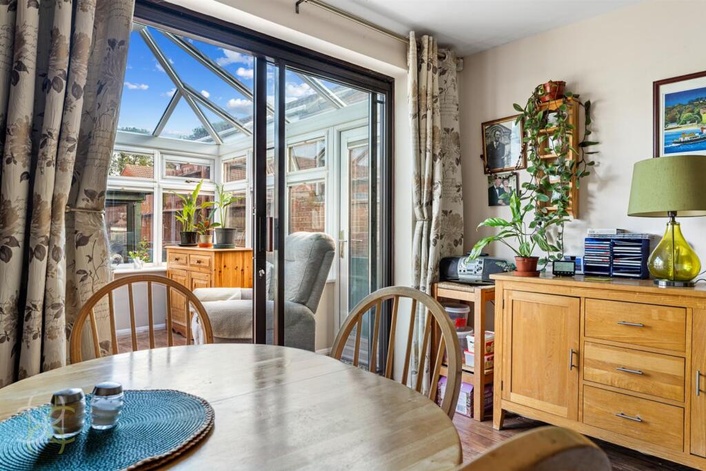 House in Worcester - View 5
