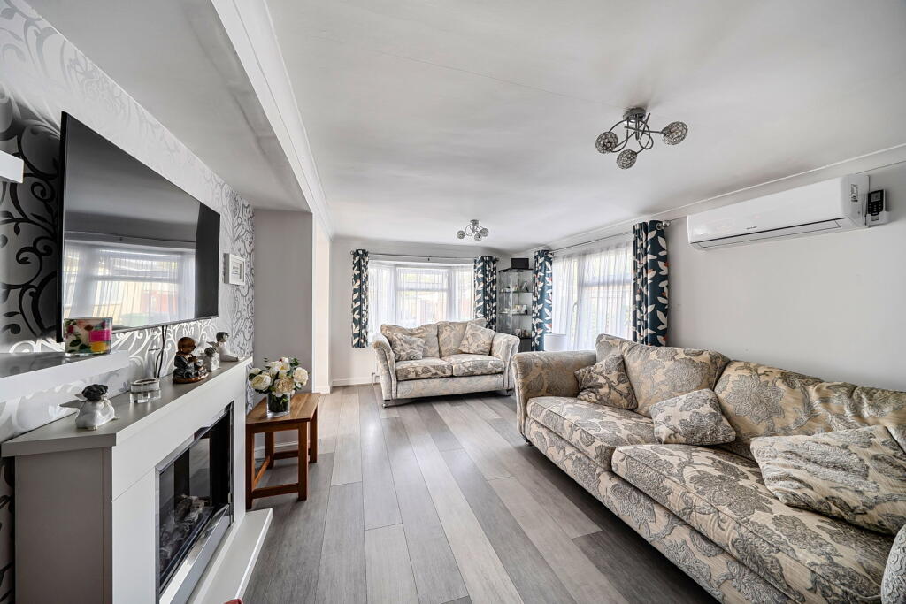 House in Slough - View 4