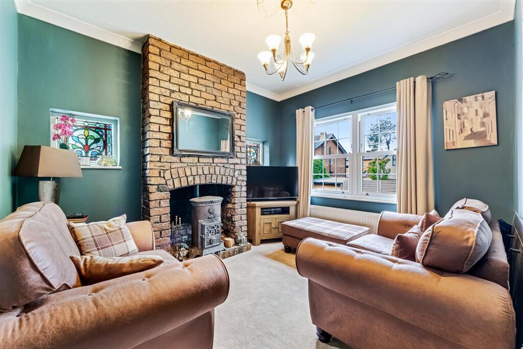 Glebelands Road, Sale photo 2