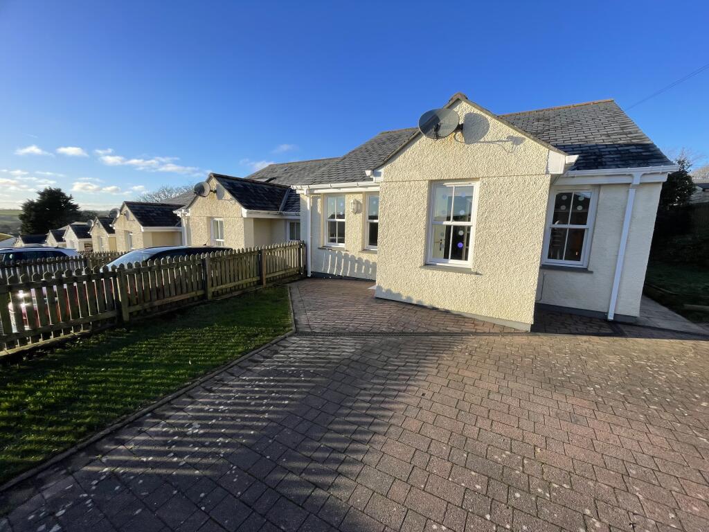 Main image of property: Shortlanesend