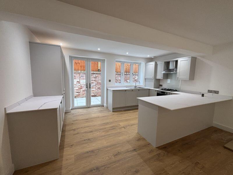 Lupin Farm Cottage, Alrewas Road, Burton-On-Trent photo 4