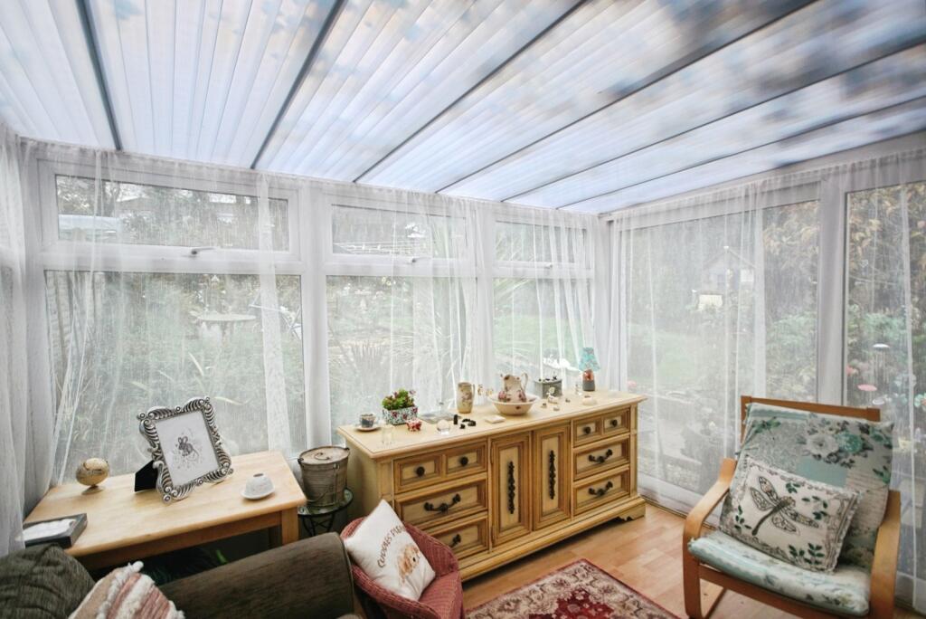 First Avenue, DURSLEY, Gloucestershire, GL11 photo 4