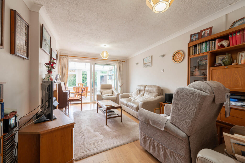 Glenfield Avenue, Felixstowe photo 2