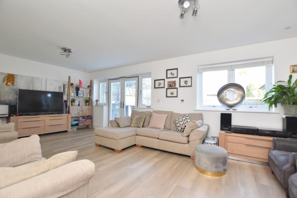 House in Tonbridge - View 3