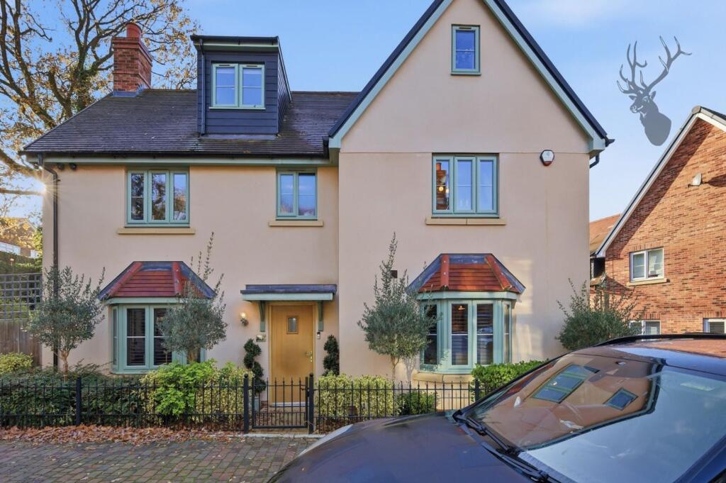 Main image of property: Jasmine Close, Great Warley, CM13