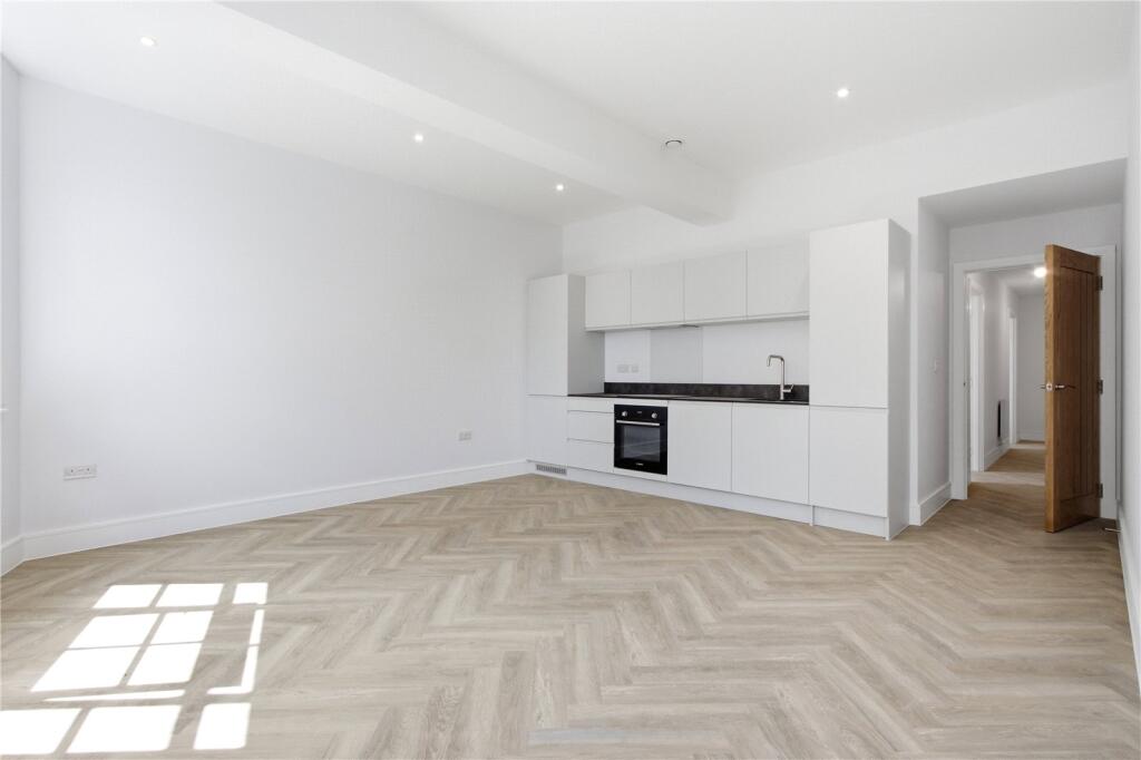 Apartment in London - View 5
