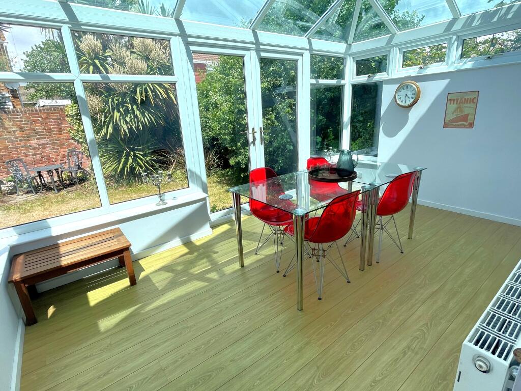 22 Woodville Road, Fawley photo 4