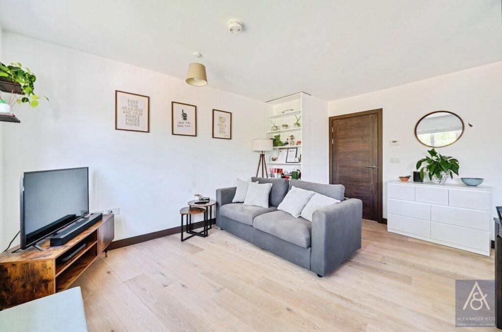 Apartment in Buckingham, Buckinghamshire - More