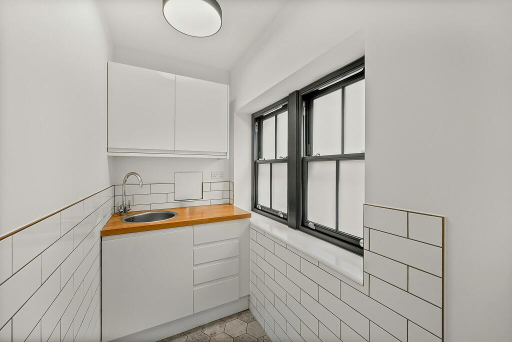kitchen 1.jpg