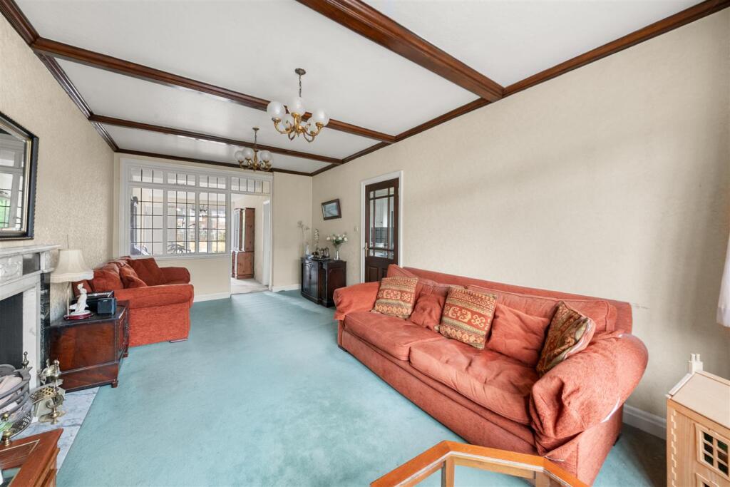 House in London, Ickenham - View 4
