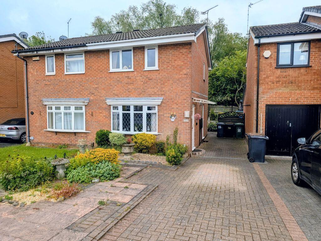 Main image of property: Launceston Drive, Nuneaton