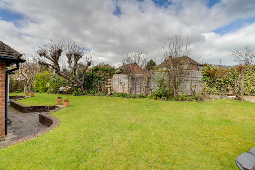 Additional image 19 of Meadow Walk, Harpenden, AL5