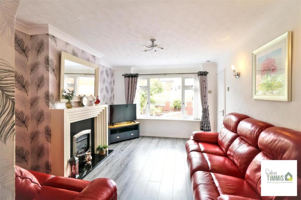 House in Stoke-on-Trent, Baddeley Green - View 4