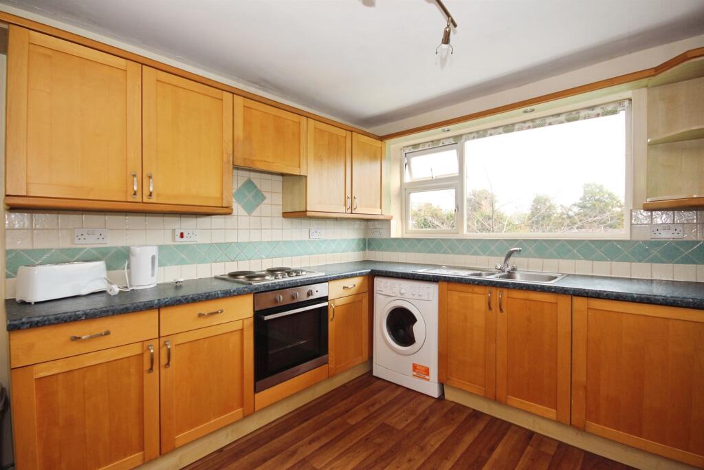 Apartment in Warwick, Royal Leamington Spa - View 4