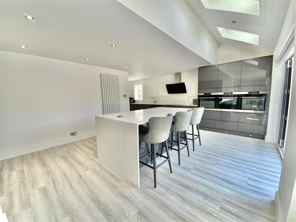 House in Newport Pagnell, City of Milton Keynes - View 3