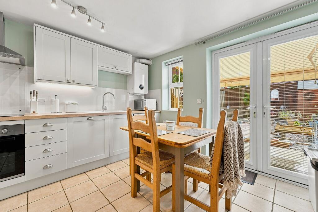 House in Bristol, Whitehall - More