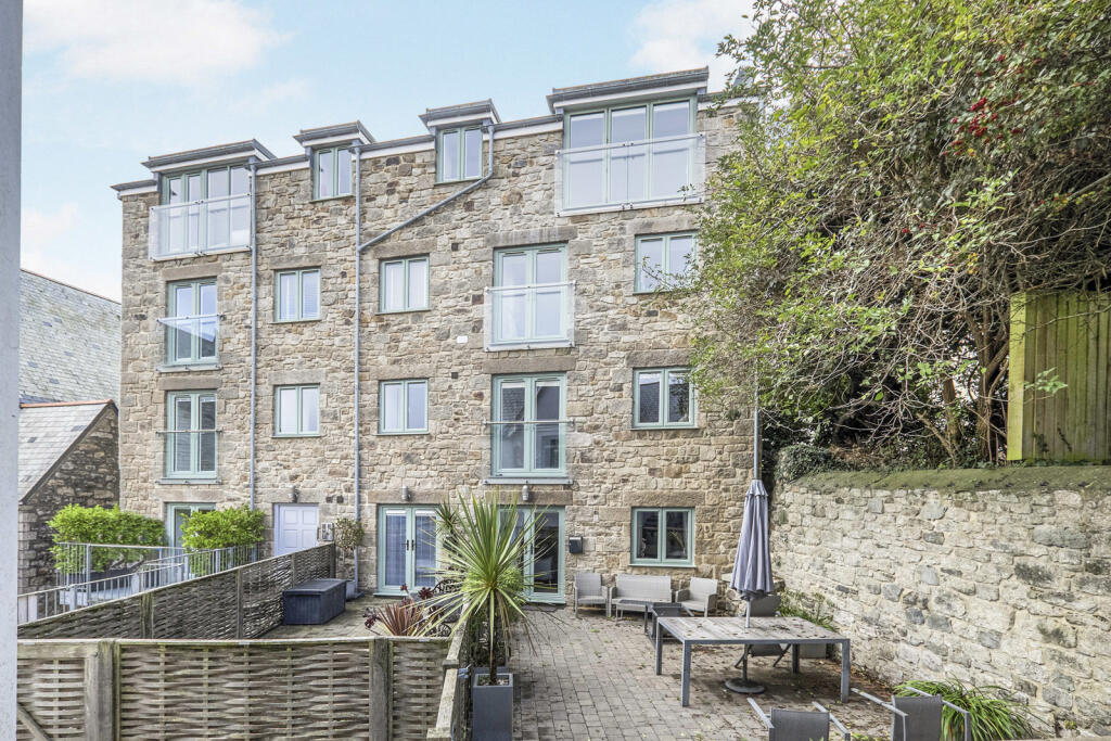 Apartment in Truro