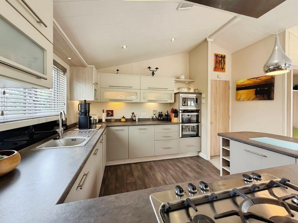 House in Worcester - View 4
