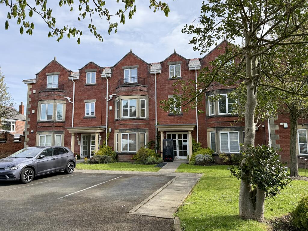 2-bed flat on The Elms, Blackpool, £105,000