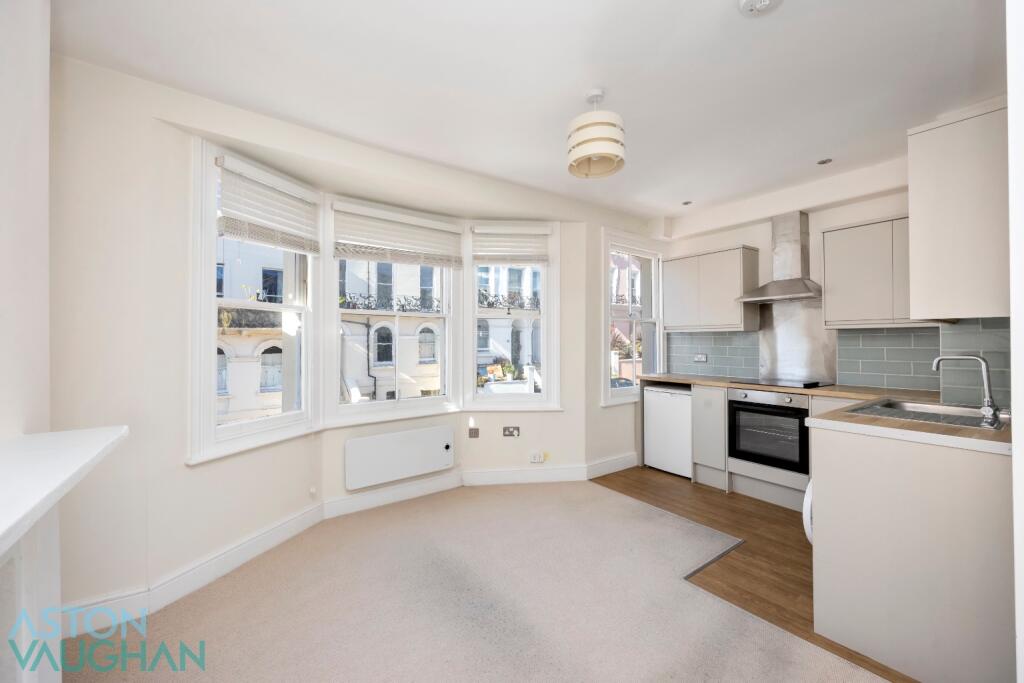 Roundhill Crescent, Brighton photo 3