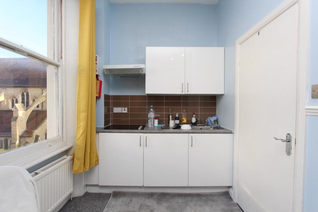 Studio flat for rent