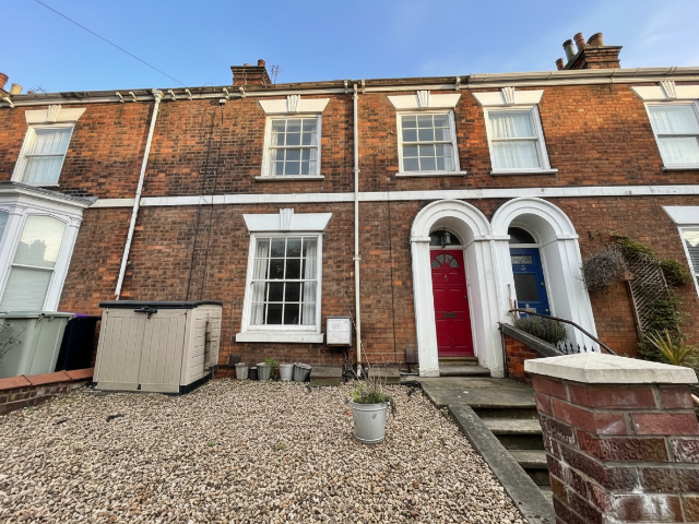 Main image of property: 98 Upgate Louth LN11 9JN