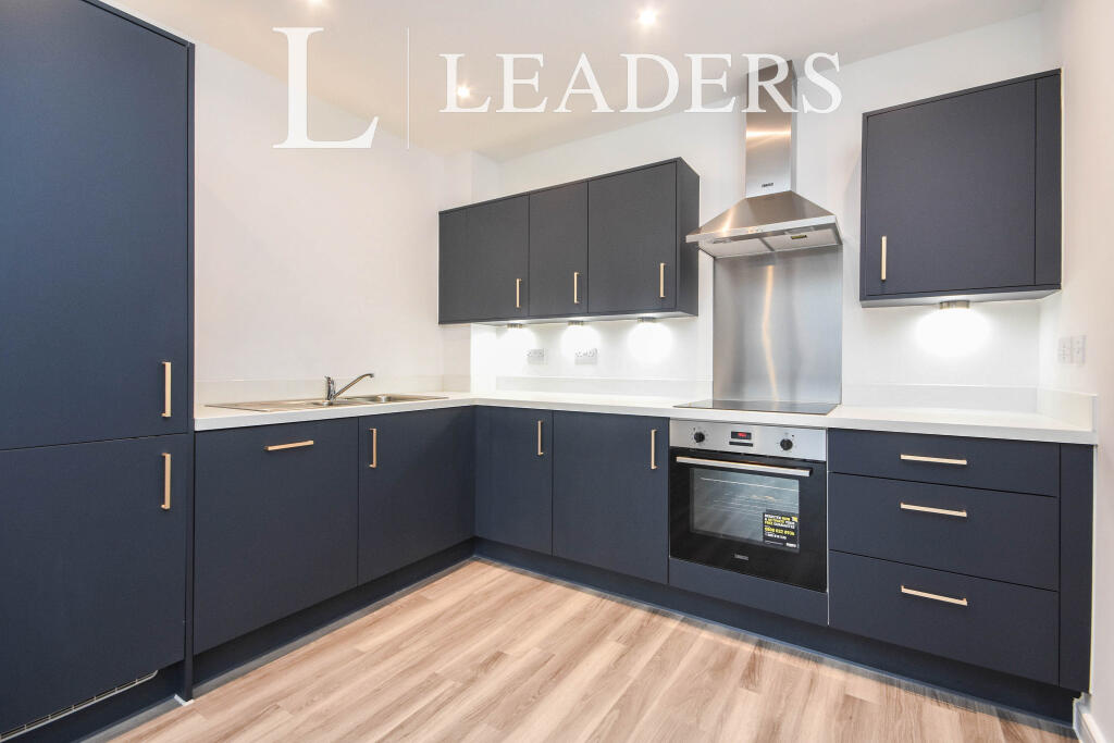 Apartment in East Hertfordshire, Southside Locks, Bishop's Stortford - View 5