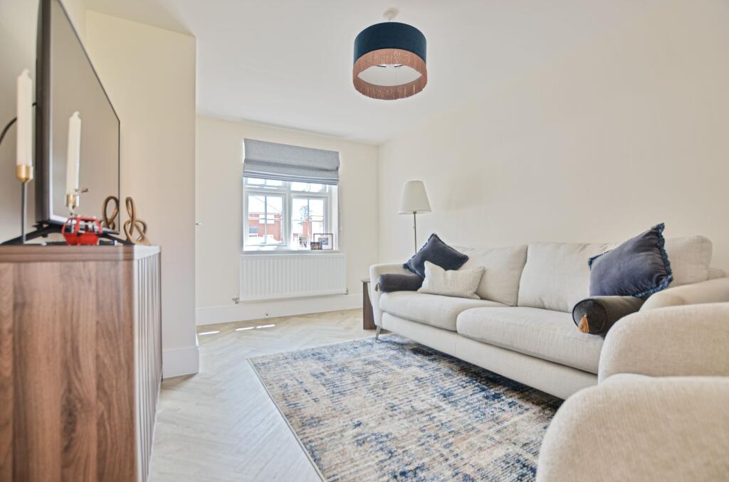 House in Worcester - View 3