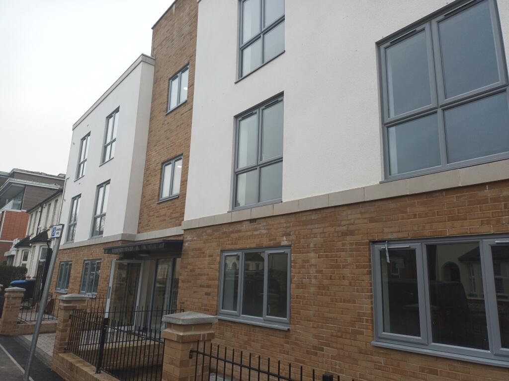 Main image of property: Flat 12, Bennett House, Marlborough Road, Woking, Surrey, GU21 5JG
